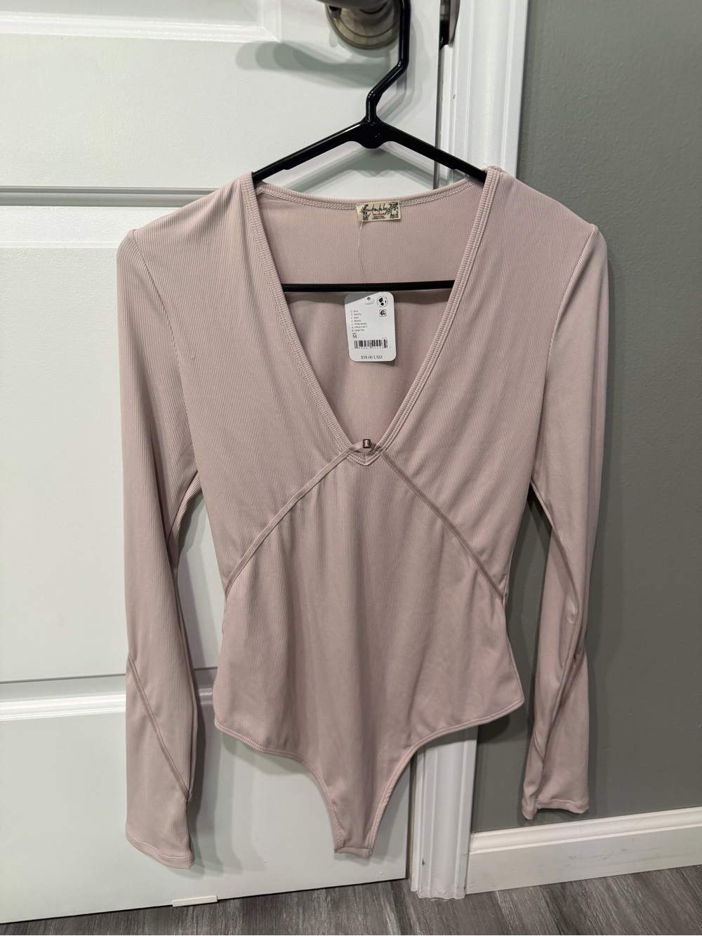 Free People Long Sleeve Victoria Plunge Ribbed Bodysuit in Blush NWT